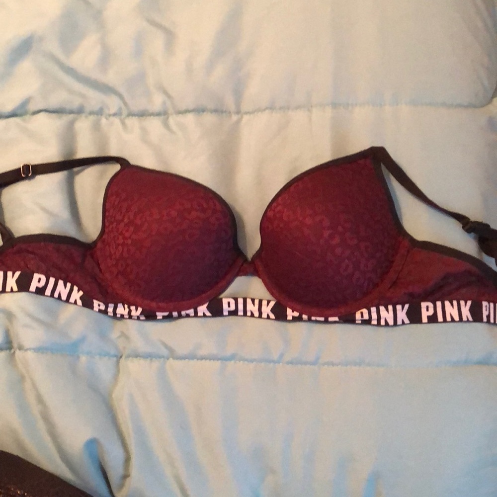 Victoria Secret Slight Push Up 32D Bra Never Worn
